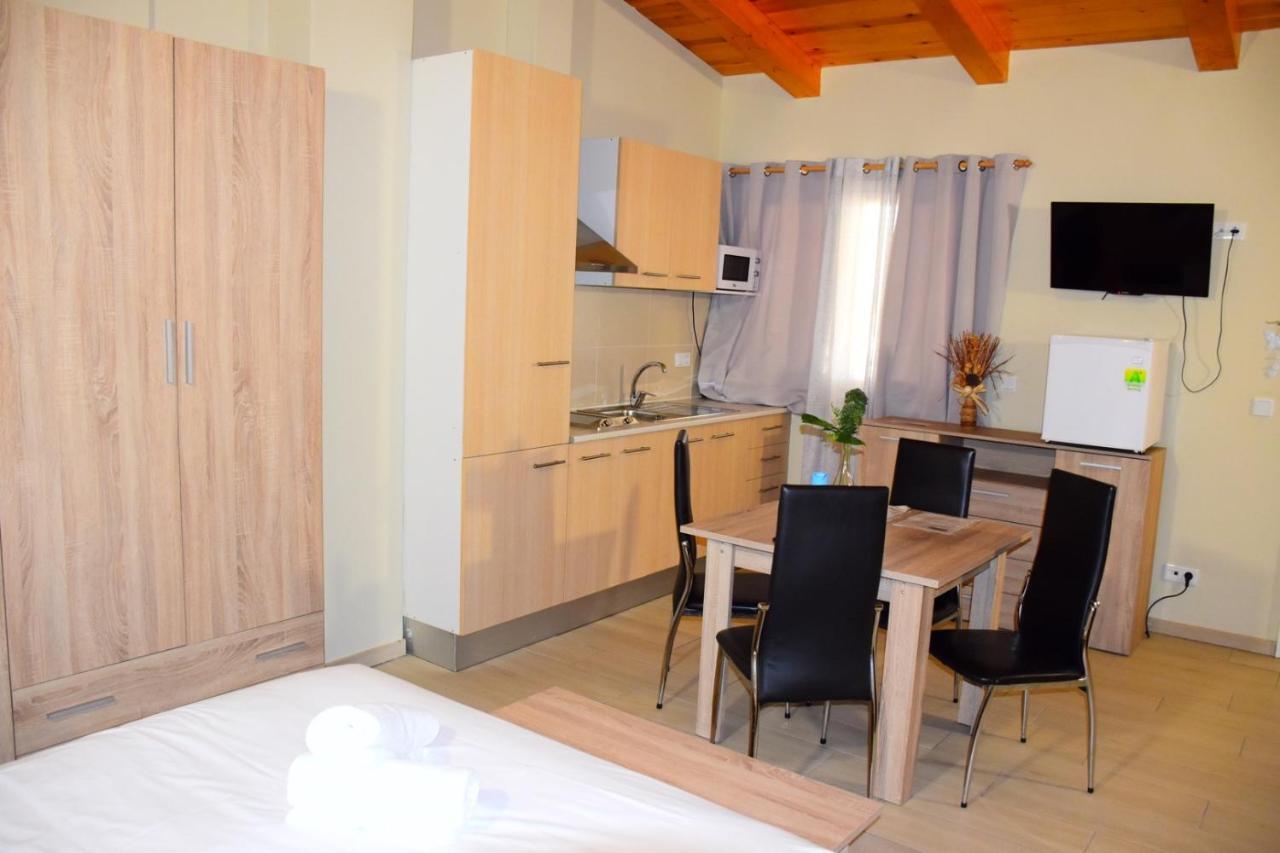 Apartamentos Giuliano Эмпуриабрава Экстерьер фото