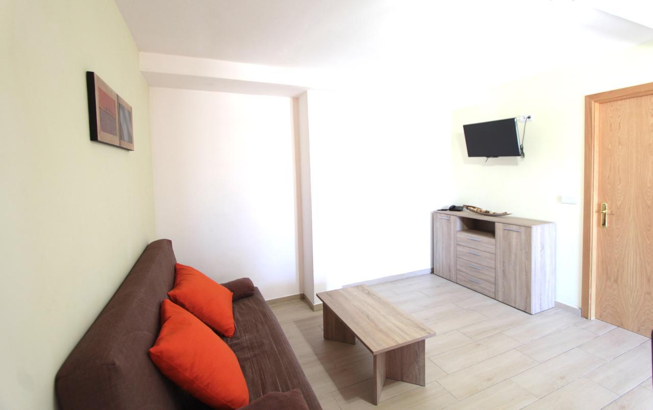 Apartamentos Giuliano Эмпуриабрава Экстерьер фото